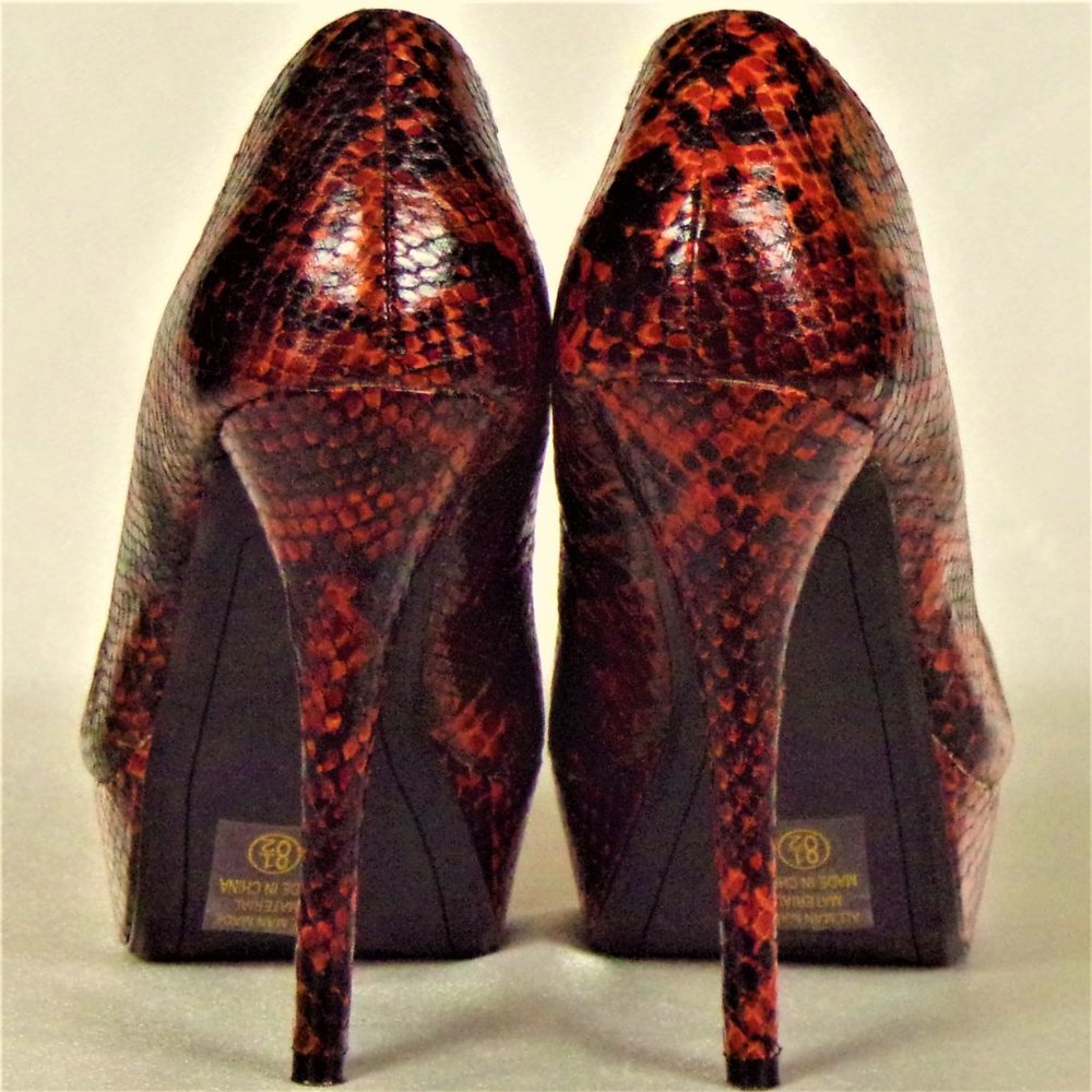 DELICIOUS size 8.5 orange/black faux-snakeskin ultra-high-heel platform pumps - Picture 6 of 14